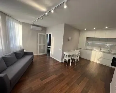 Apartament * Himarë